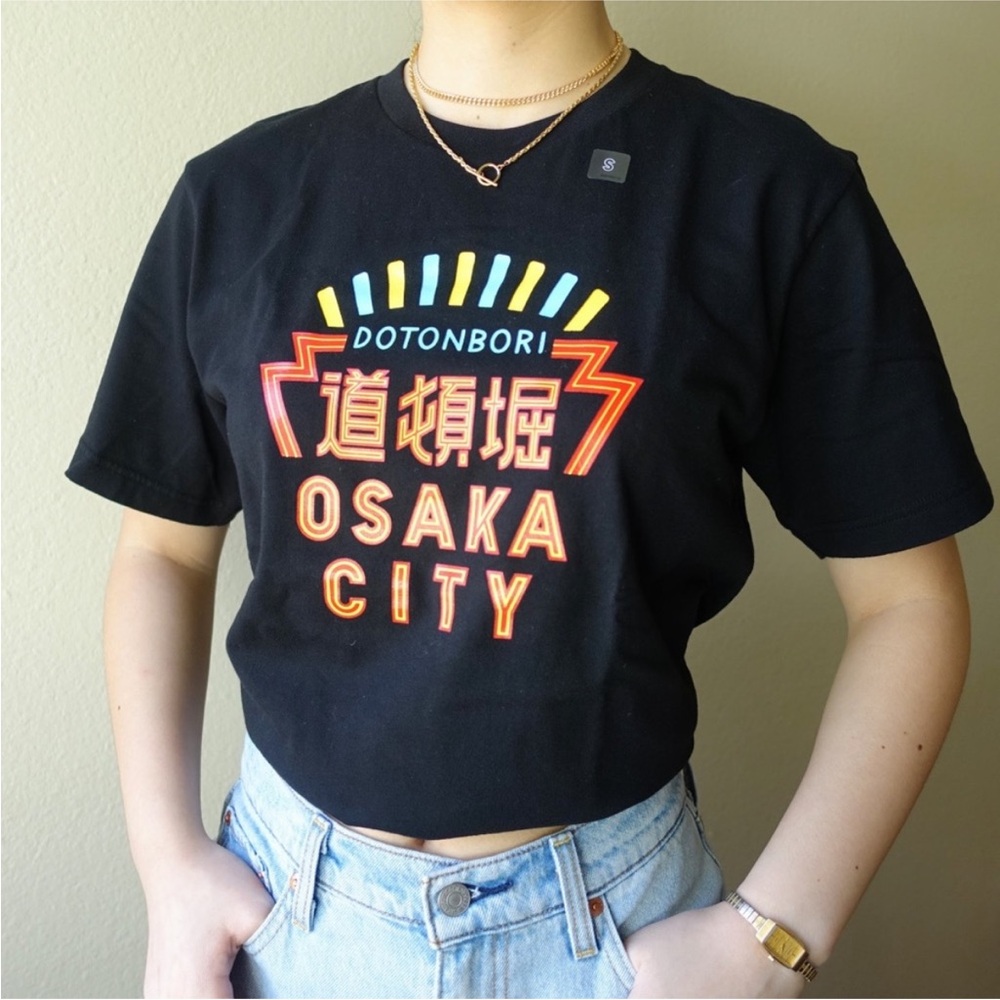 Uniqlo UT Dontonburi Osaka City T-Shirt Tee Top
Size XS
BRAND NEW